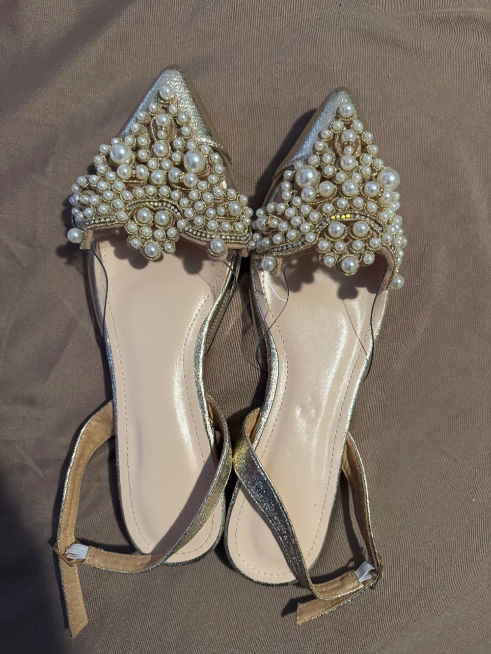 Escarpins plats slingback ornés de perles – Champagne Doré